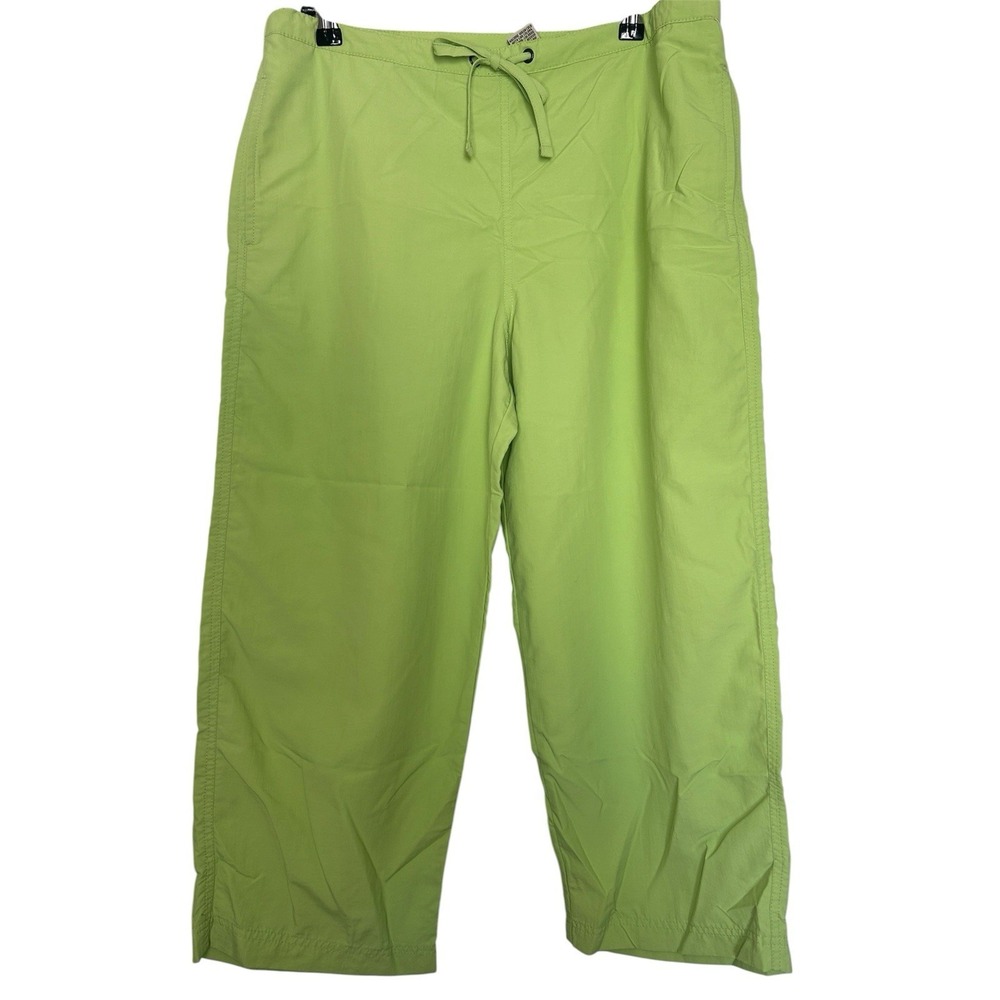 LL BEAN Women's Woven Nylon Capris Size Medium Elastic Waist Lime Green Pockets